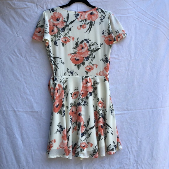 Abercrombie floral wrap dress - Picture 5 of 5